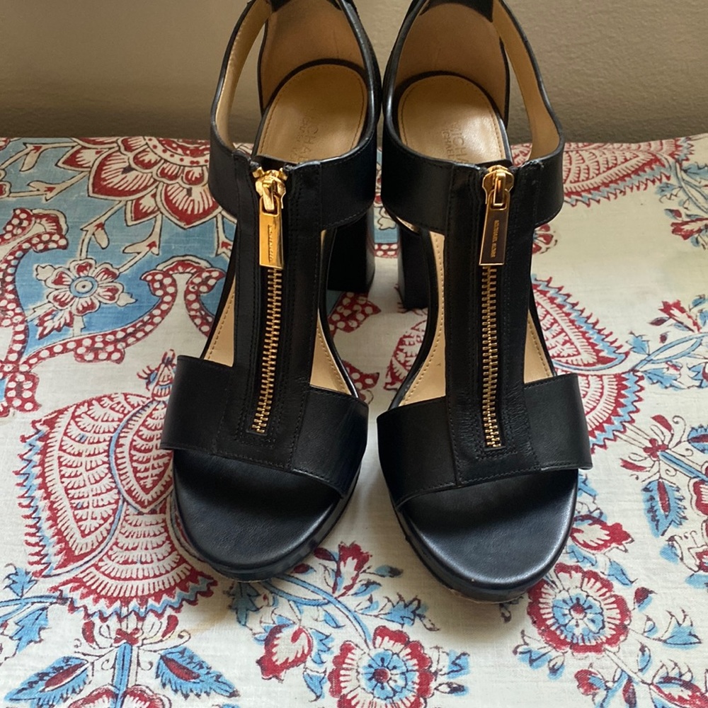 Michael Kors Berkeley Sandals Size 8M